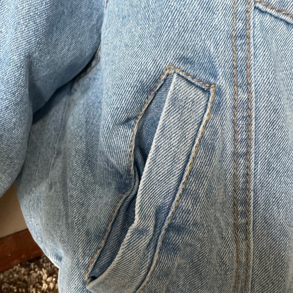 Ci Sono Women’s Medium Cropped Denim Jean Bomber Jacket with Fur Lining and Hood - Picture 5 of 13